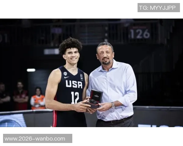 老K教练盛赞卡梅隆布泽尔聪明才智抢板传球能力超越同龄人 老K教练盛赞卡梅隆布泽尔聪明才智抢板传球能力超越同龄人